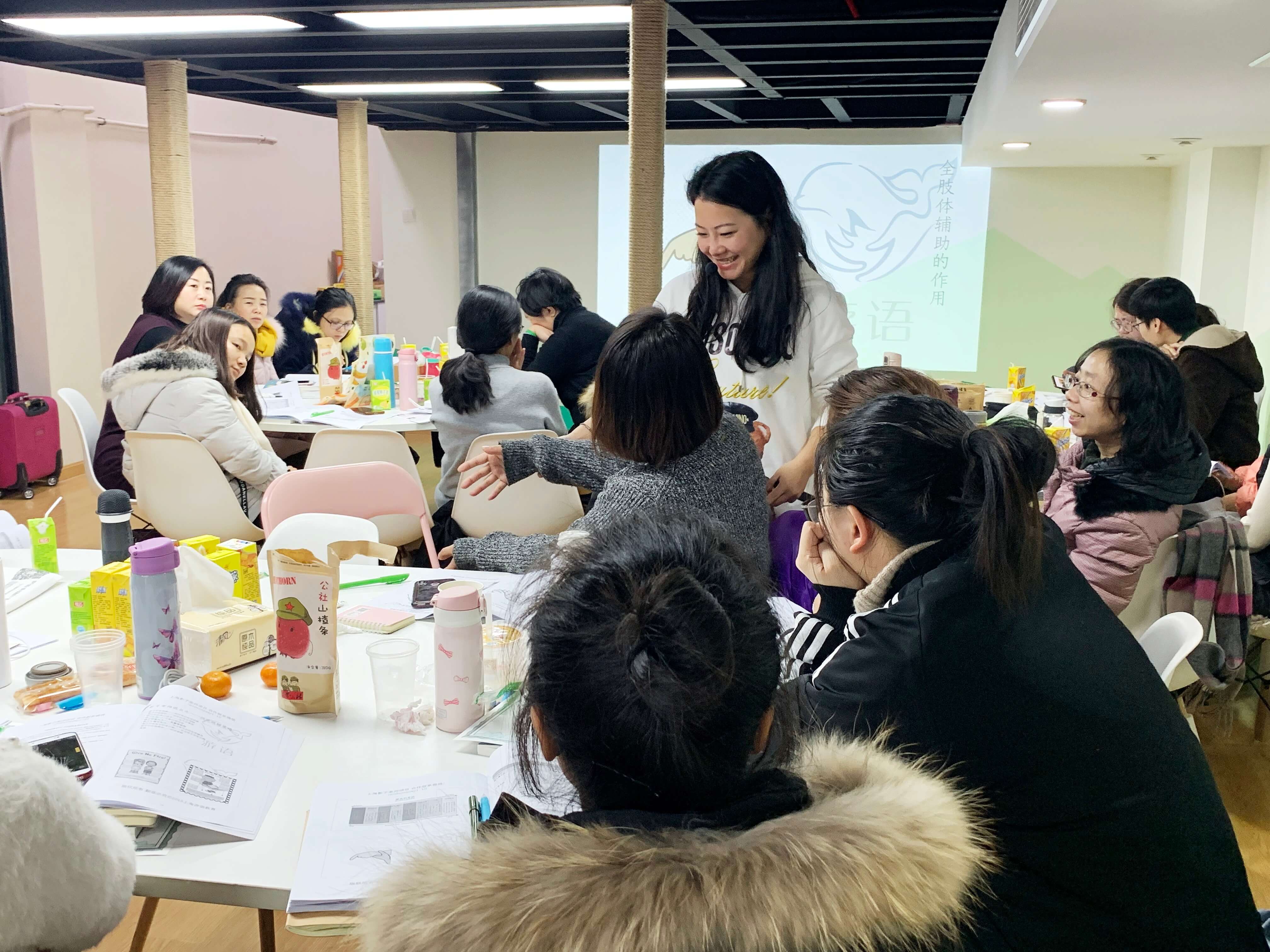 游语戴玉蓉.jpg