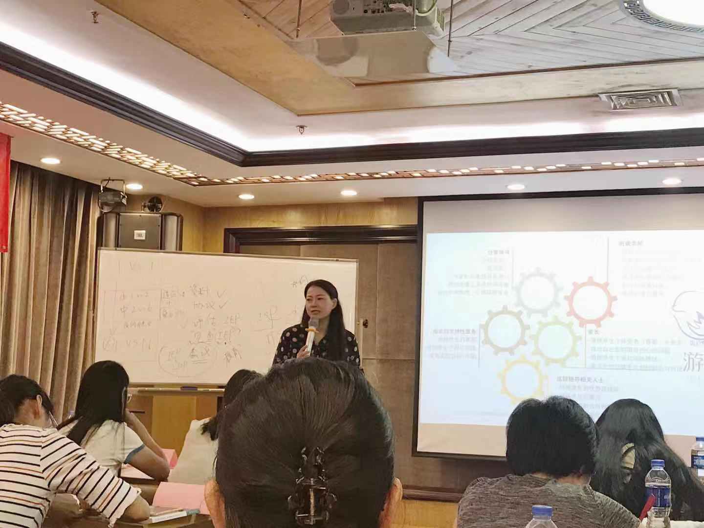 戴玉蓉.jpg