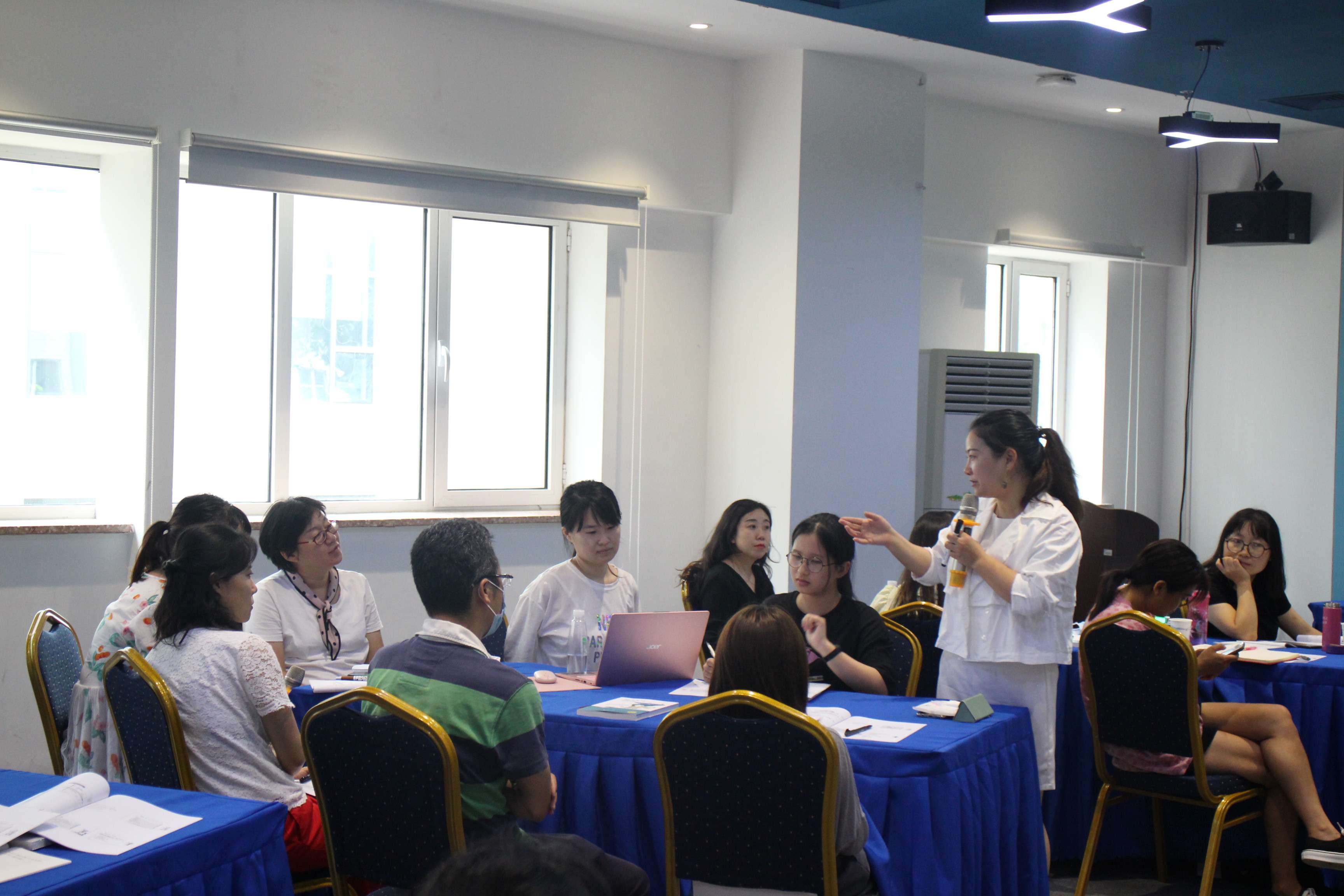 学员交流.jpg